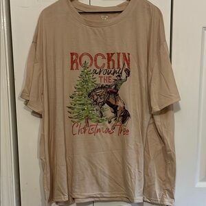 SHEIN Tan Christmas Graphic Tee